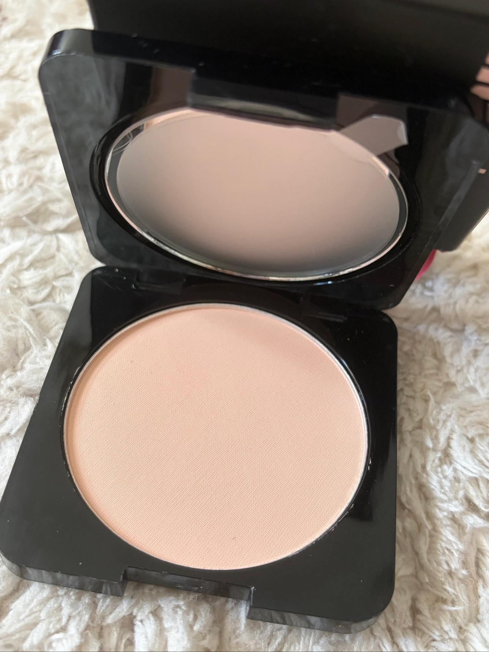 Poudre compacta Huda Beauty nueva nunca usada – photo 2